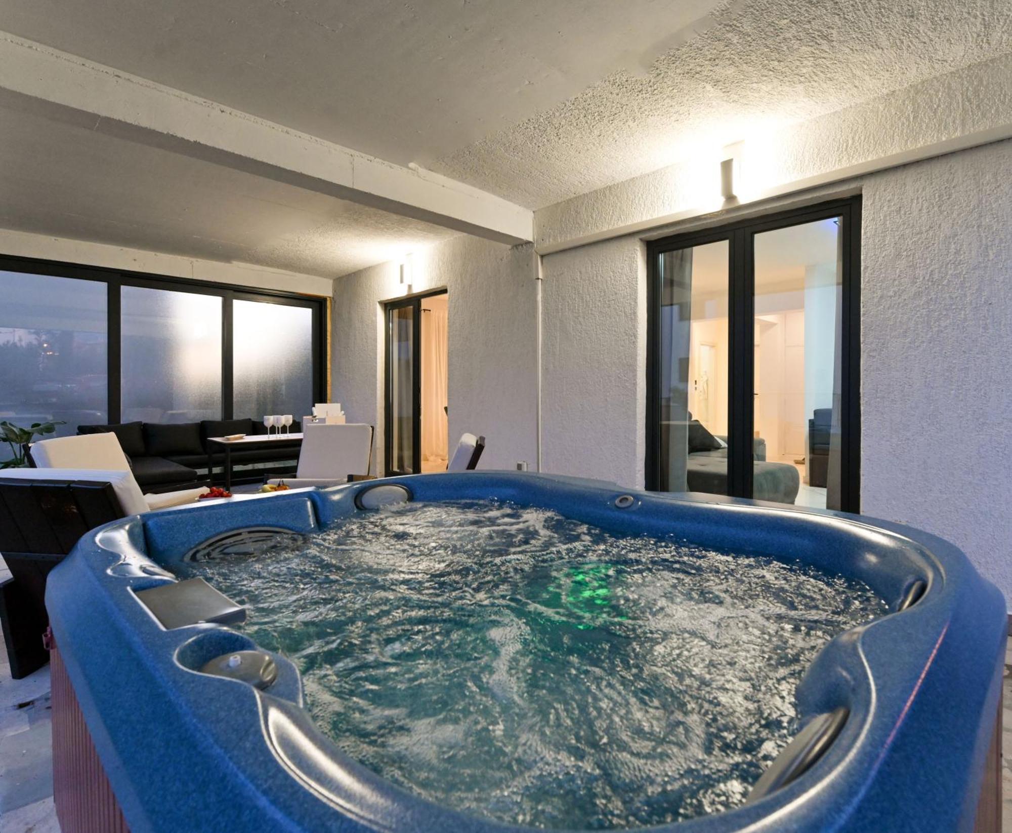 Strelitzia With Jacuzzi